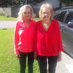 Meet your Posher, Elaine